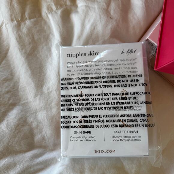 Nippies Adhesive Lifting Cups Unopened New in Box Size 2 (D+) Caramel - Picture 4 of 5